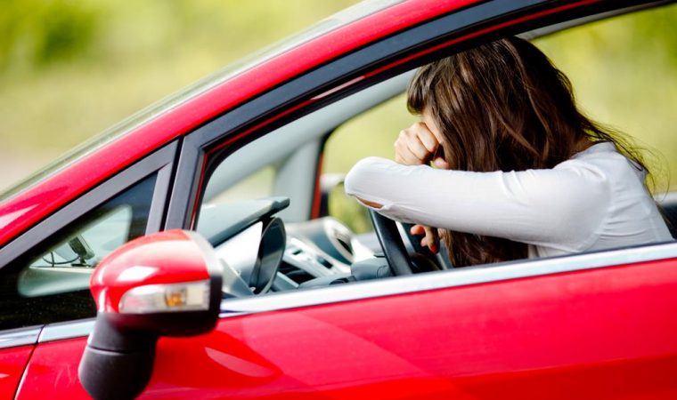 Lämpöhalvaus autossa: kuinka antaa ensiapua