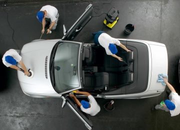 สิ่งที่ควรมีในกระเป๋าเครื่องสำอางรถยนต์