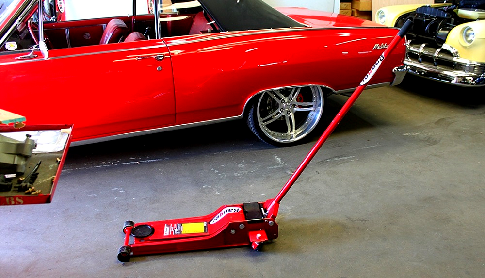 bottle jack to lift car