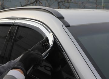 Diúscairí Fuinneoige Cairr: Treoir maidir le Roghnú agus Suiteáil