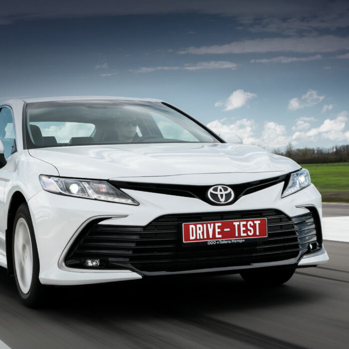 Specificating the base model among the updated Camry sedans