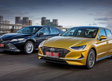 Hyundai Sonata 2.5 vs Toyota Camry 2.5: Cilën Sedan të Mesme Duhet të Blini?
