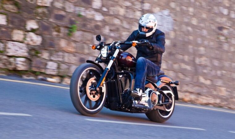 Harley-Davidson Breakoutin pitkäaikaistesti: ensimmäinen merkintä