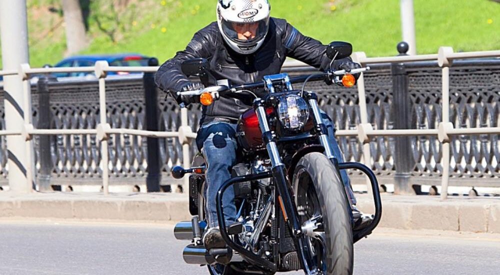 Harley-Davidson Breakout Teste Longo. Recorde Dois