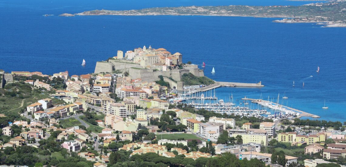 Corse vs Sardaigne : Comment choisir