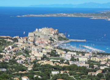 Korsika gegen Sardinien: Wie man sich entscheidet.