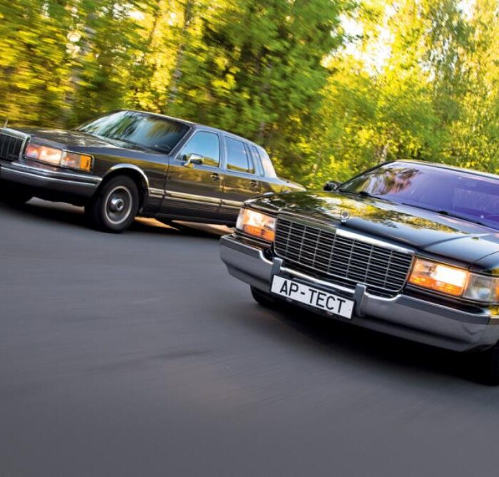 Американские Иконы: Cadillac Fleetwood Brougham и Lincoln Town Car