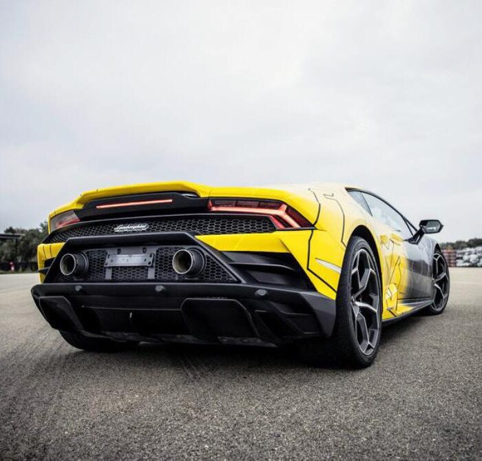 Прорывное новшество Lamborghini: система динамического изменения углов установки колёс