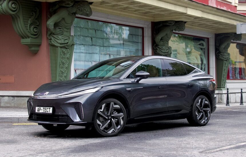 Rising R7 Review: A New Contender in the Electric Crossover Race