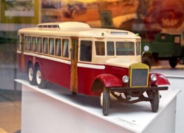 Jazz für Sergo: Die Geschichte der vergessenen Riesenbusse YA-2