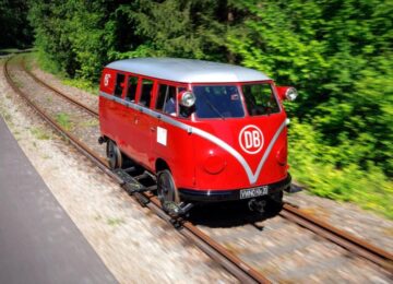 චූ-චූ බුලි: 1955 VW ට්‍රාන්ස්පෝටර් ජර්මනියේ නැවතත් පීල්ලෙහි