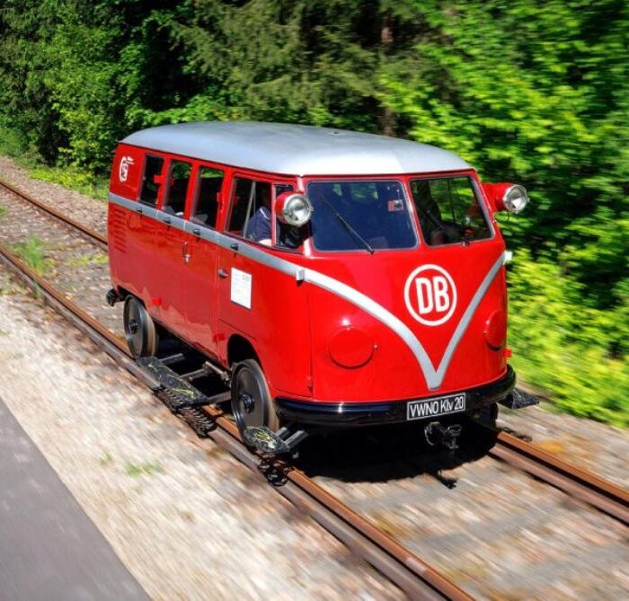 Choo-Choo Bulli: VW Transporter 1955 Mlayu ing Rel Maneh ing Jerman
