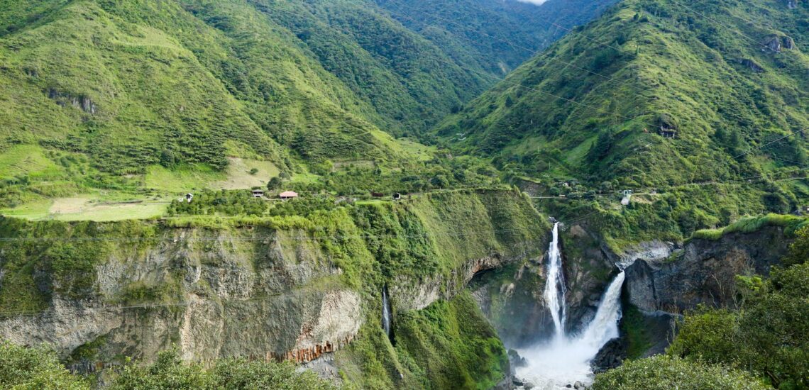 Ресейден келген бисексуалды свингерлердің бейнелері