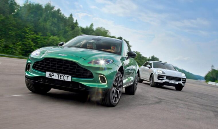 Aston Martin DBX vs Porsche Cayenne S Coupé: il test comparativo definitivo tra i SUV di lusso