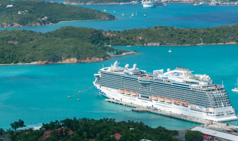 එක්සත් ජනපද වර්ජින් දූපත්වල සංචාරය කළ යුතු හොඳම ස්ථාන