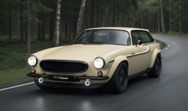 The Volvo P1800 ES Three-Door Estate Is Back as a Stunning Restomod