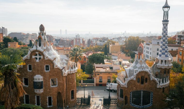 स्पेन किसका लागि प्रसिद्ध छ?