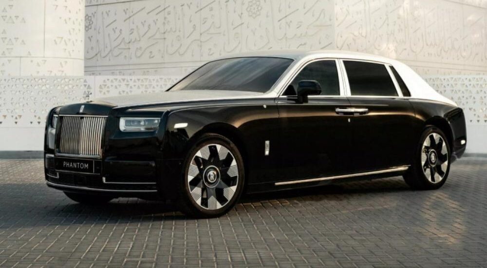 Rolls-Royce Phantom Arabesque: A One-of-a-Kind Special Edition with Laser-Engraved Hood