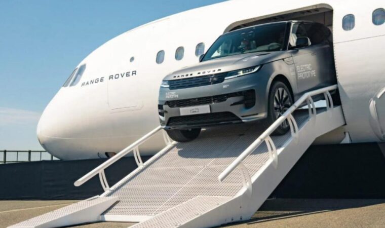Range Rover Sport Electric Preview: Following in the Flagship's Footsteps?